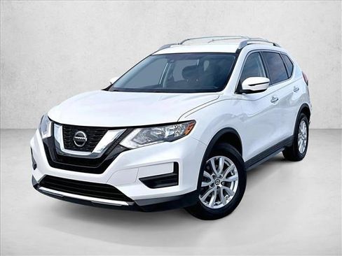 Used 2020 Nissan Rogue SV image 1