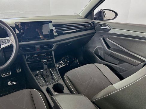 Certified 2025 Volkswagen Jetta Sport FWD image 22