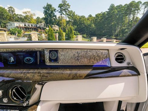 Used 2020 Rolls-Royce Phantom Sedan RWD image 37