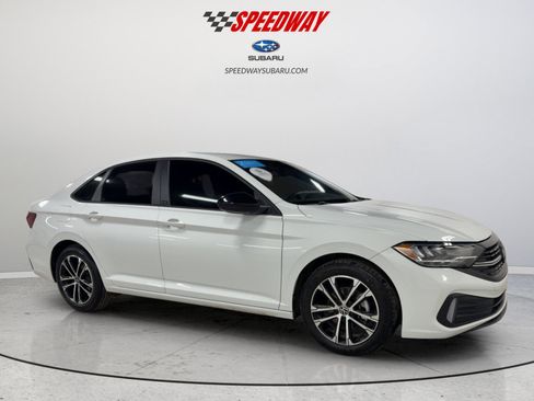 Certified 2024 Volkswagen Jetta Sport image 12