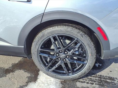 New 2026 Chevrolet Equinox EV LT image 13