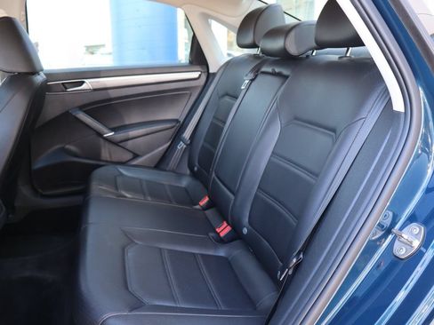 Used 2018 Volkswagen Passat 2.0T S FWD image 11