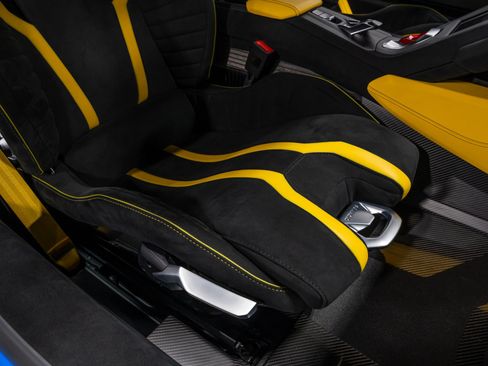Used 2022 Lamborghini Huracan STO RWD image 69