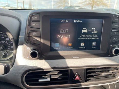 Certified 2021 Hyundai Kona SE w/ Cargo Package image 9