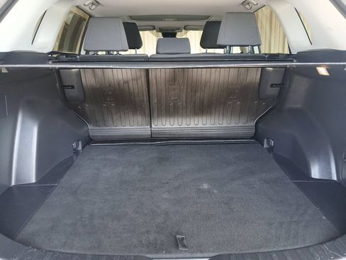 Used 2020 Toyota RAV4 XLE w/ Convenience Package FWD image 16