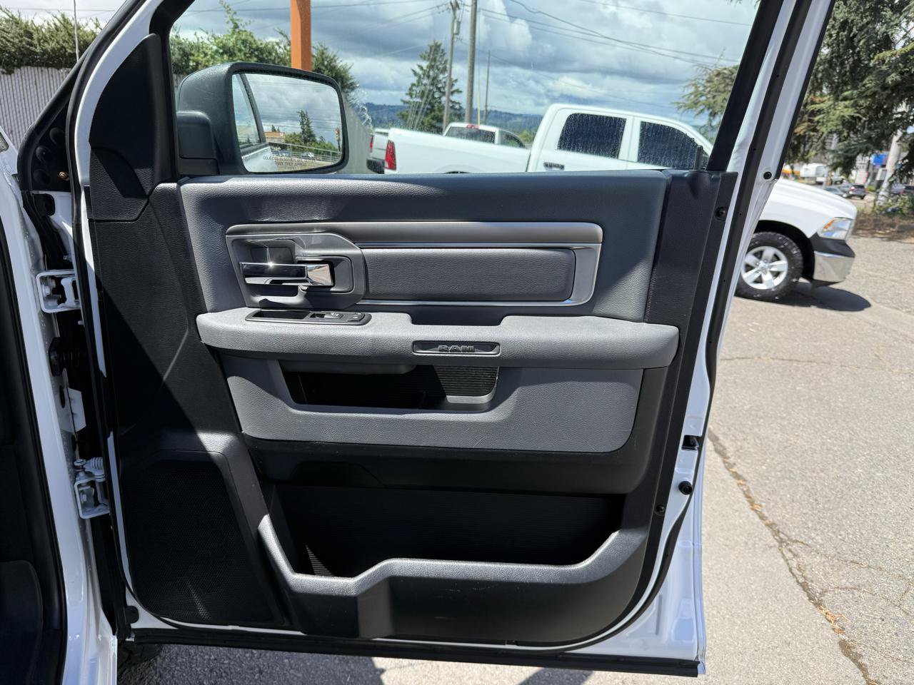 Used 2017 RAM 1500 Big Horn AWD/4WD image 17