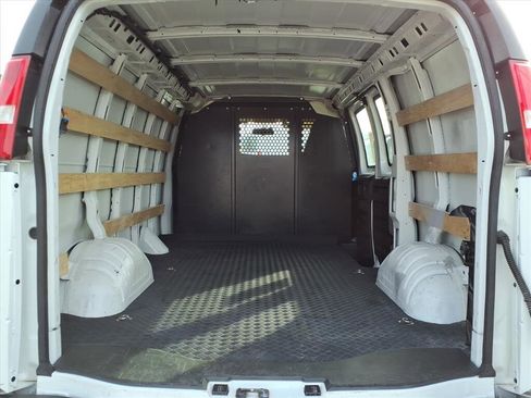 Used 2024 GMC Savana 2500 w/ Driver Convenience Package image 8