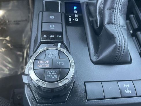 Used 2025 Toyota 4Runner TRD Off-Road image 38