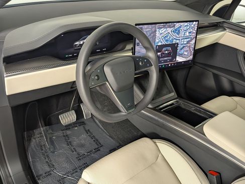 Used 2023 Tesla Model X Plaid AWD/4WD image 4