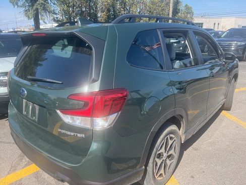 Used 2023 Subaru Forester Premium image 6