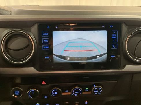 Used 2019 Toyota Tacoma TRD Off-Road w/ Technology Package image 16