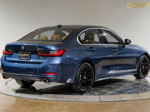 Used 2025 BMW 330i Sedan w/ Convenience Package RWD image 10