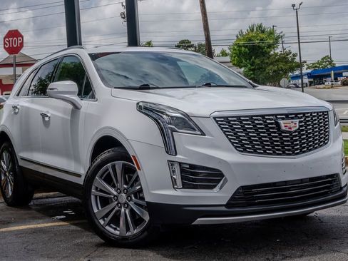 Used 2024 Cadillac XT5 Premium Luxury FWD image 3