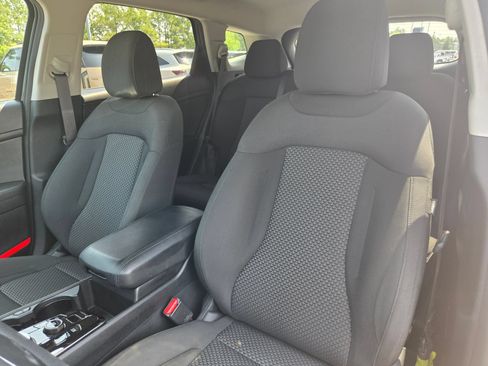Used 2025 Kia Sportage LX FWD image 24
