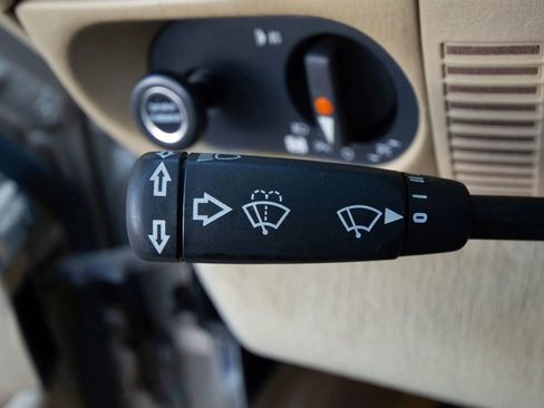 Used 1989 Mercedes-Benz 560 SL image 30