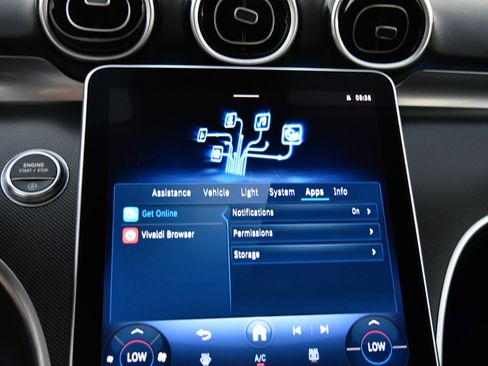 Used 2025 Mercedes-Benz C 300 Sedan image 33