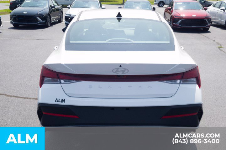 Used 2026 Hyundai Elantra SE FWD image 6