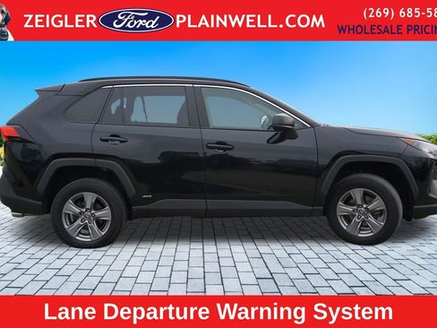 Used 2022 Toyota RAV4 LE image 6