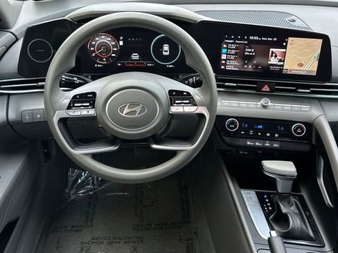 Used 2024 Hyundai Elantra SEL image 15