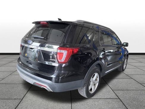 Used 2017 Ford Explorer XLT AWD/4WD image 5