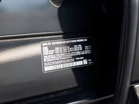 Used 2023 BMW X7 xDrive40i w/ M Sport Package AWD/4WD image 90
