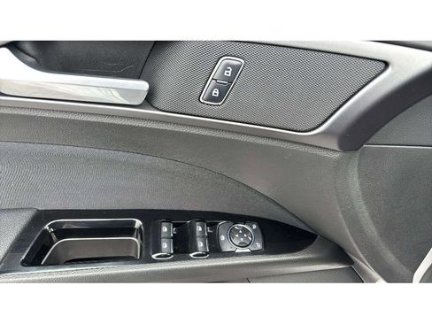 Used 2016 Ford Fusion SE image 18