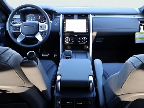 New 2026 Land Rover Discovery Limited Edition AWD/4WD image 14