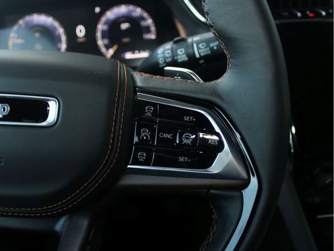 New 2025 Jeep Grand Cherokee Summit image 15