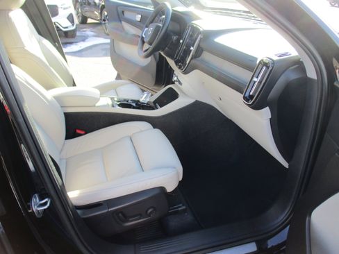 Certified 2023 Volvo XC40 B5 Plus w/ Driver Assist Package image 14