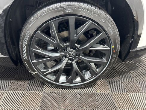 New 2026 Toyota Crown Signia Limited image 29