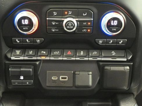 Used 2021 GMC Sierra 2500 AT4 w/ AT4 Preferred Package AWD/4WD image 20