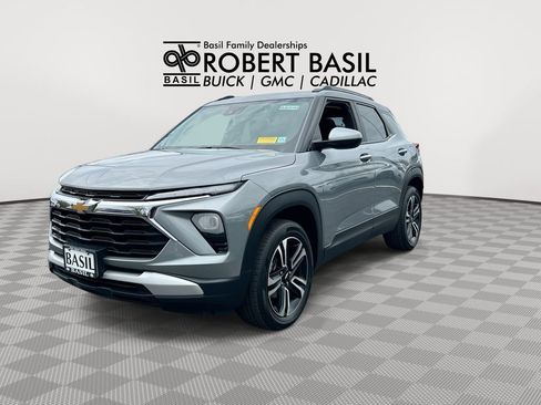 Used 2024 Chevrolet TrailBlazer LT w/ LT Cold Weather Package AWD/4WD image 5