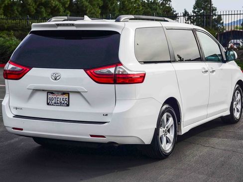 Certified 2020 Toyota Sienna LE image 7