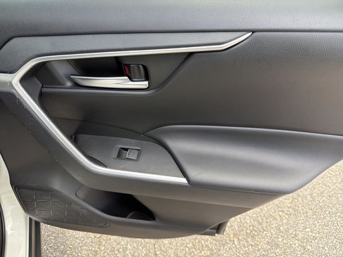 Certified 2024 Toyota RAV4 XLE FWD image 27