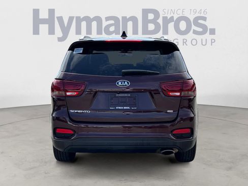 Used 2019 Kia Sorento LX w/ LX Convenience Package image 4