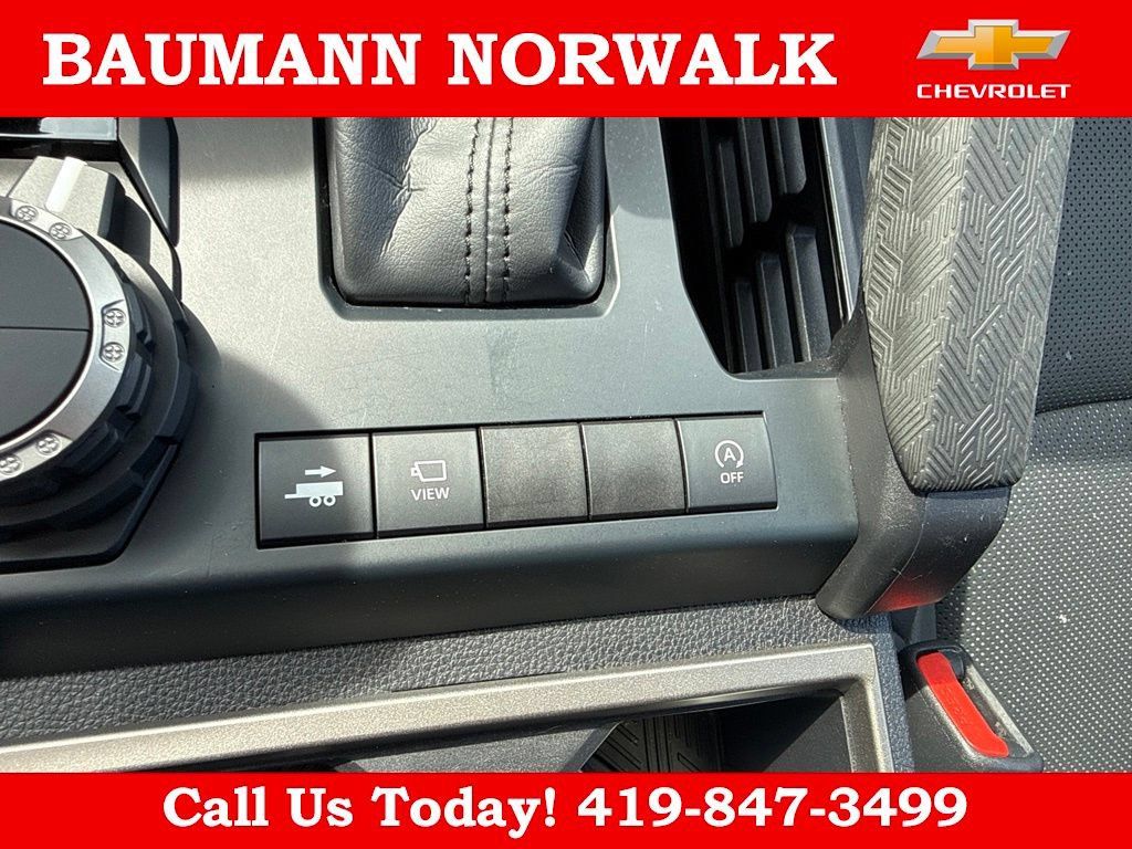 Used 2025 Toyota Tacoma Limited AWD/4WD image 35