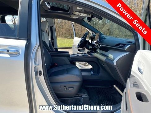 Used 2024 Toyota Sienna XSE FWD image 15