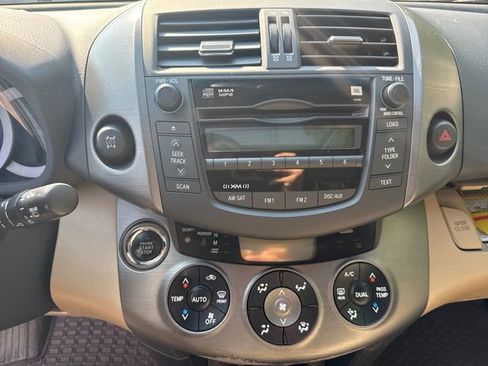 Used 2011 Toyota RAV4 Limited w/ Limited Extra Value Pkg AWD/4WD image 21
