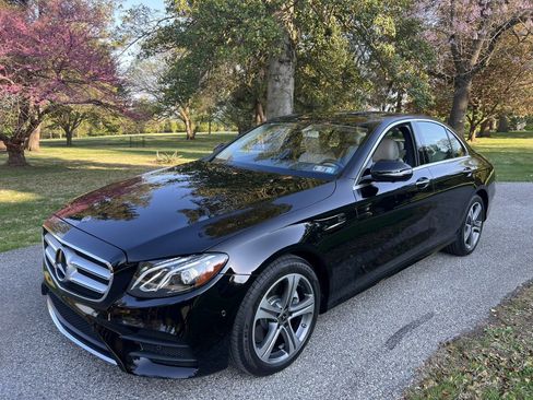 Used 2019 Mercedes-Benz E 300 4MATIC image 4