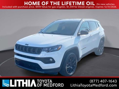 Used 2025 Jeep Compass Latitude w/ Convenience Group AWD/4WD image 1