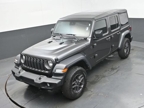 Used 2025 Jeep Wrangler Unlimited Sport AWD/4WD image 26