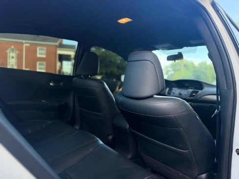 Used 2017 Honda Accord Sport Special Edition image 13