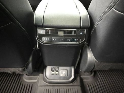 Used 2021 Toyota Highlander Platinum AWD/4WD image 28