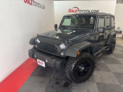 Used 2018 Jeep Wrangler Unlimited Sport w/ Connectivity Group image 3