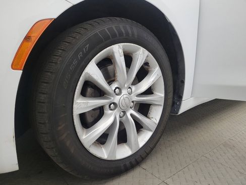Used 2015 Chrysler 200 C FWD image 31