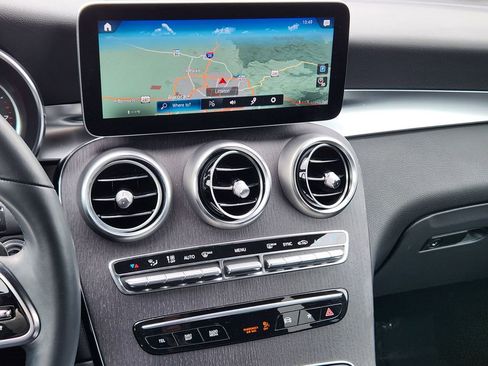 Used 2020 Mercedes-Benz GLC 300 4MATIC image 14