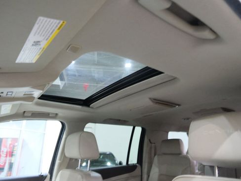 Used 2019 GMC Yukon XL Denali w/ Denali Ultimate Package image 37