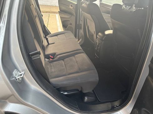 Used 2015 Jeep Grand Cherokee Laredo AWD/4WD image 20