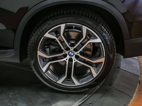 Used 2021 BMW X5 sDrive40i w/ Executive Package RWD image 11