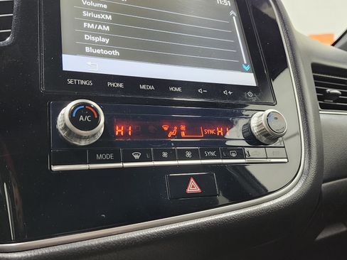 Used 2022 Mitsubishi Outlander SEL image 35